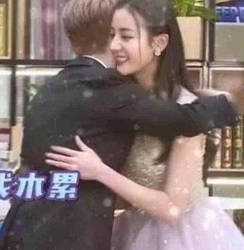 鹿晗与迪丽热巴，星光璀璨的时代记忆最新爆料