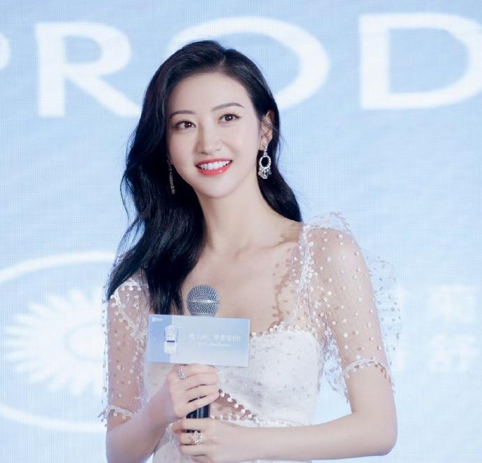 最新大图女，审美趋势与个人立场的探索与探讨
