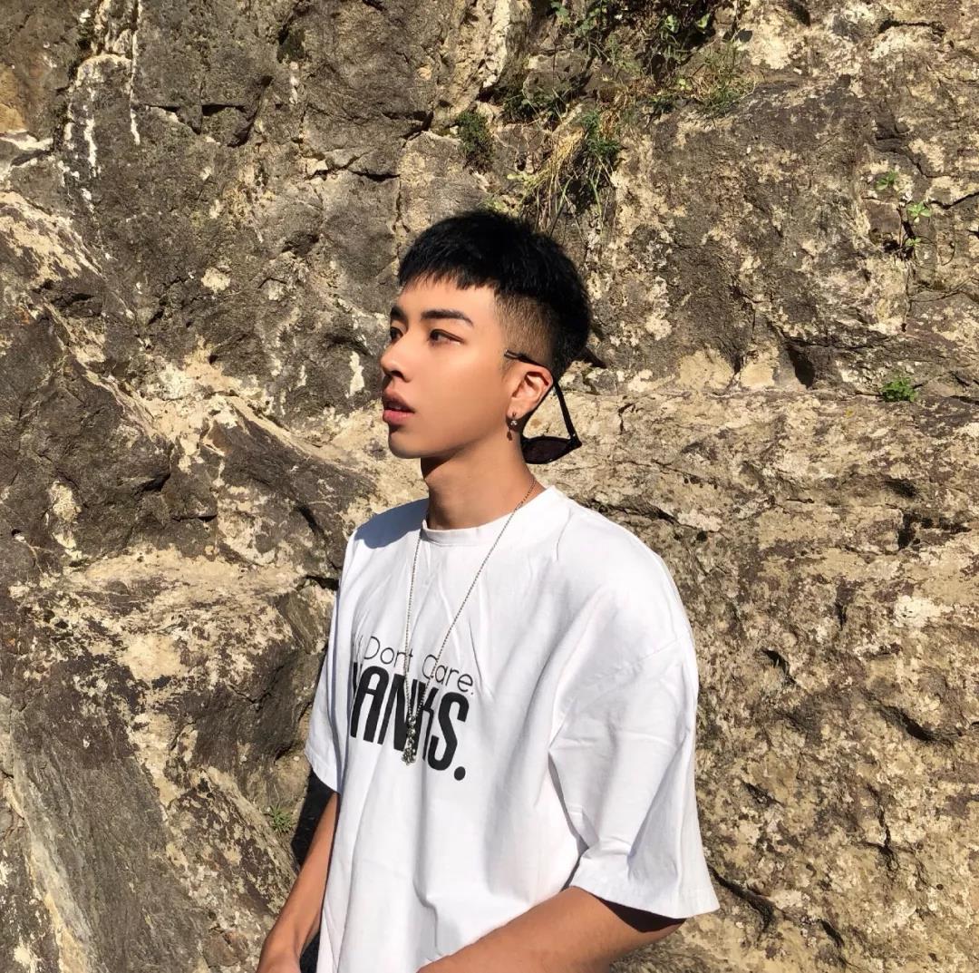 最新男士短发发型流行趋势